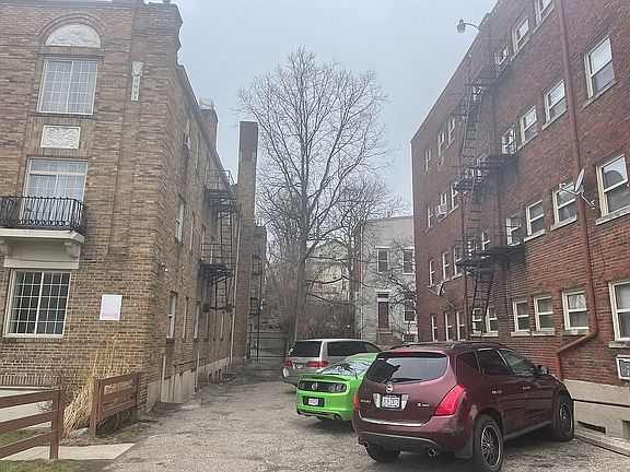 2nd image of 2531 Burnet Ave