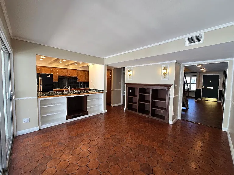 3030 El Camino Ave — Photo 50