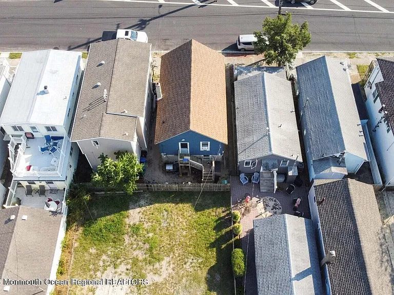 218 Porter Ave #B — Photo 4