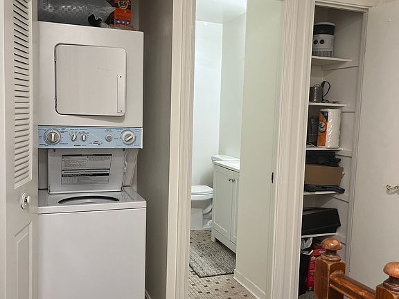 4th image of 1029 Margate Ct #C