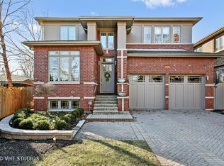 216 Kings Ct, La Grange Park, IL 60526