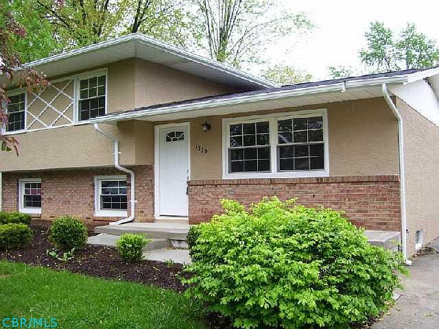 1st image of 1130 Carrousel Dr E