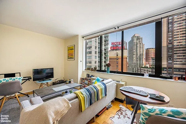 Rented by Samuel Realty Group LLC | media 12