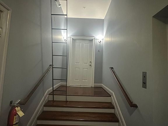 5th image of 1025 Saint Paul St