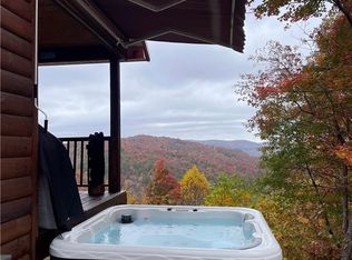 325 Rock House Rdg, Lenoir, NC 28645