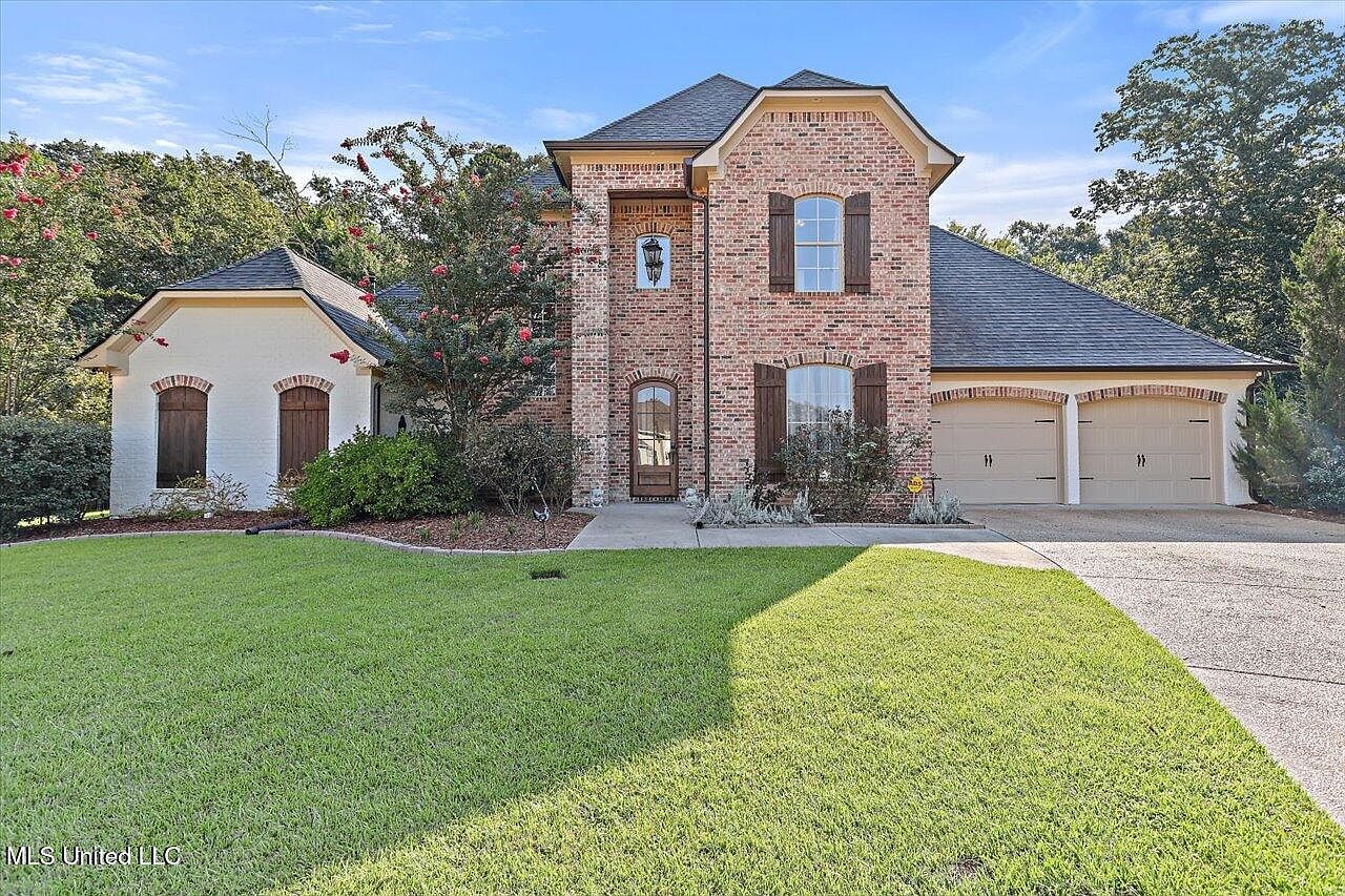 316 Woodlands Green Pl