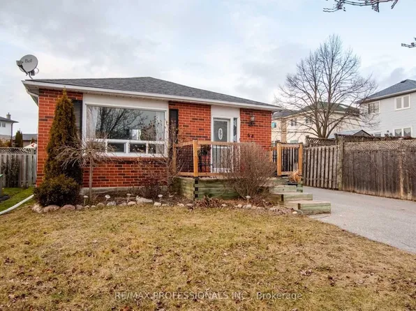 68 Overbank Dr, Oshawa, ON L1J 7Y8