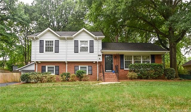 2nd image of 6607 Castlegate Dr