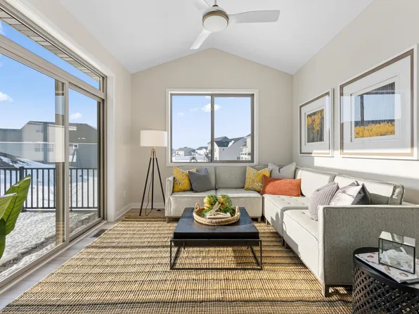 17747 Ellsworth Dr, Lakeville, MN 55044