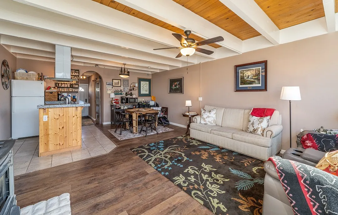 1 bed, 702 sqft, $1,950 — Photo 4