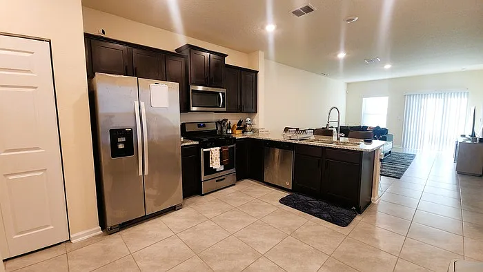 37 Temple Dr — Photo 16