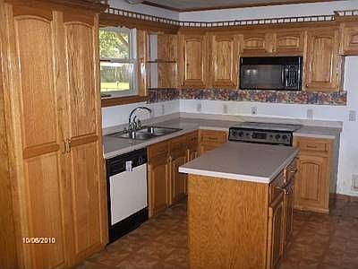 3rd image of 412 Bunn St