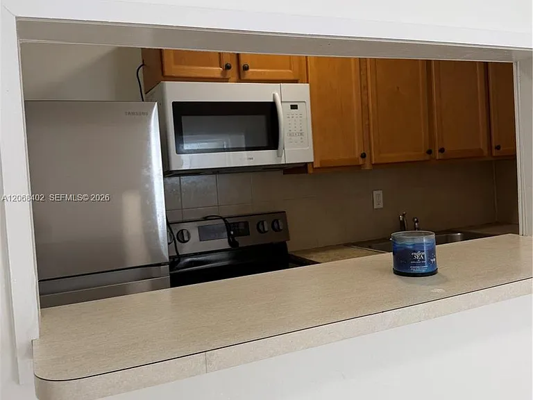636 SW 8th Ave #636 — Photo 12