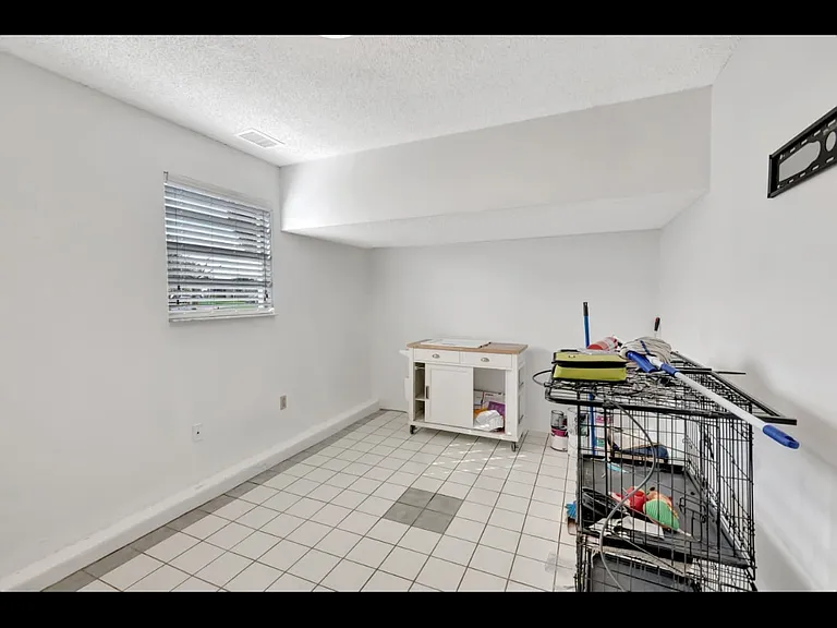 5598 Pebble Brook Ln — Photo 6