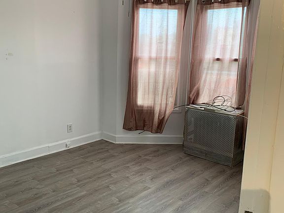 3rd image of 122 Badger Ave #2