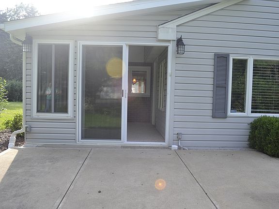 4th image of 3777 Newton Ct