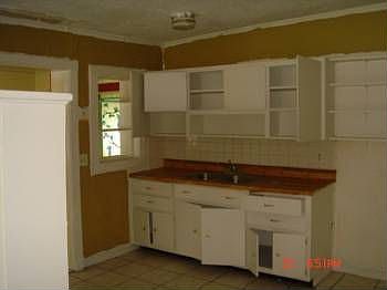 5th image of 225 Bradshaw Dr