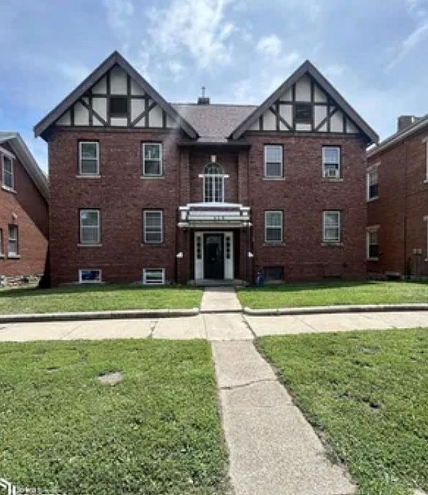 1st image of 628 Avenue F #D
