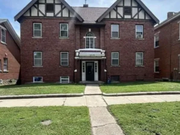 628 Avenue F #D, Fort Madison, IA 52627