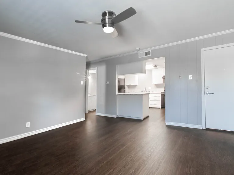 1126 N Bell Ave #BELLAIRE APARTMENTS — Photo 4