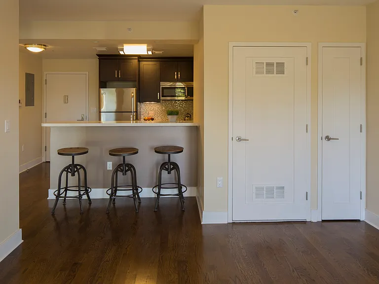 2388 31st St #6E — Photo 2