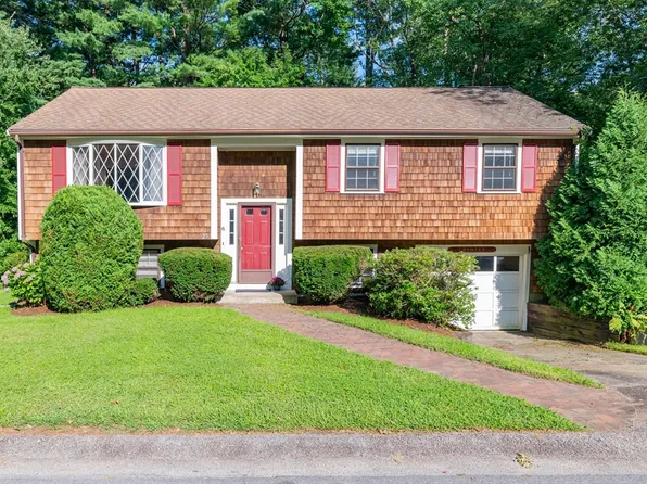 25 Reservoir Run, Weymouth, MA 02190