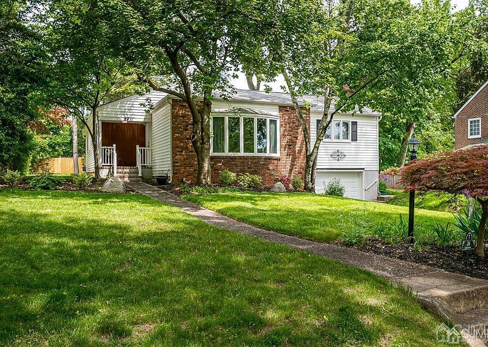 1st image of 24 Oak Ave