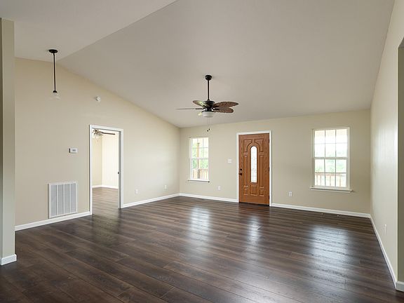 4th image of 492 Etowah Rd