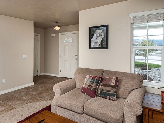 Tile Entry Way 