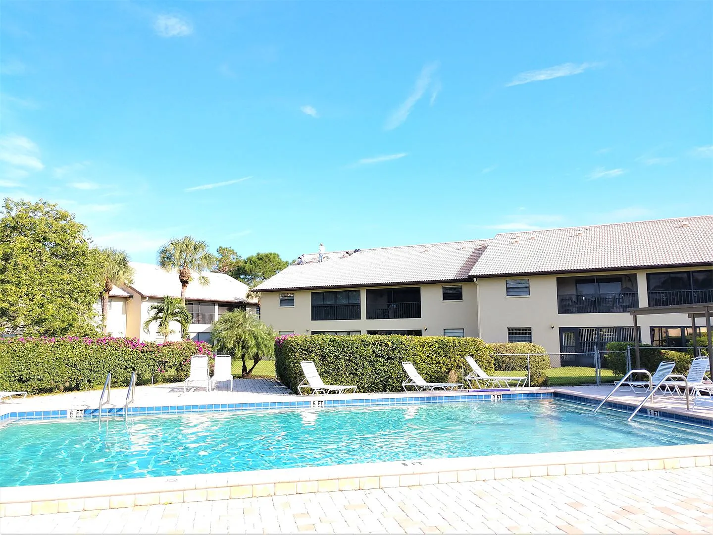 Seasonal Short-Term 2-Bedroom 2-Bath 2nd Floor Condo Located at Mission Lakes! — Photo 4