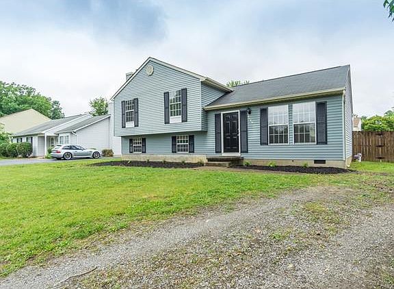 2nd image of 4619 Halleys Cir