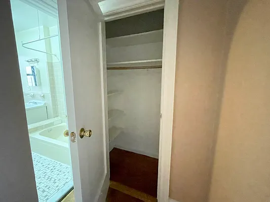 Rented by Bruma Realty LLC | media 9