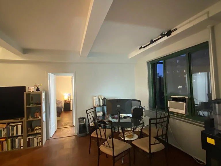 Unionport Rd — Photo 6