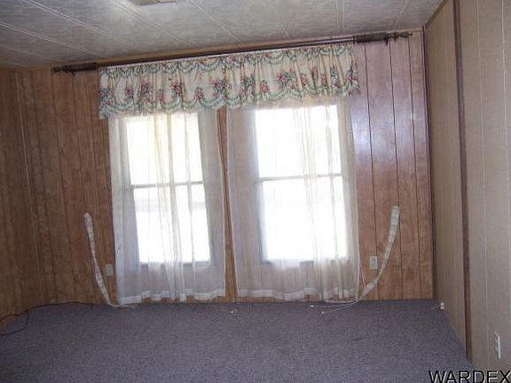 4th image of 27647 Broadway Ave