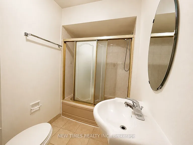 7 Leavey Ct #UPPER — Photo 12