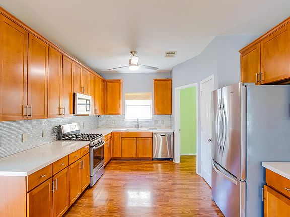 5th image of 807 Truman Ln