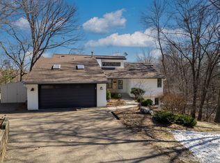 12100 Arbor Cir, Minnetonka, MN 55305
