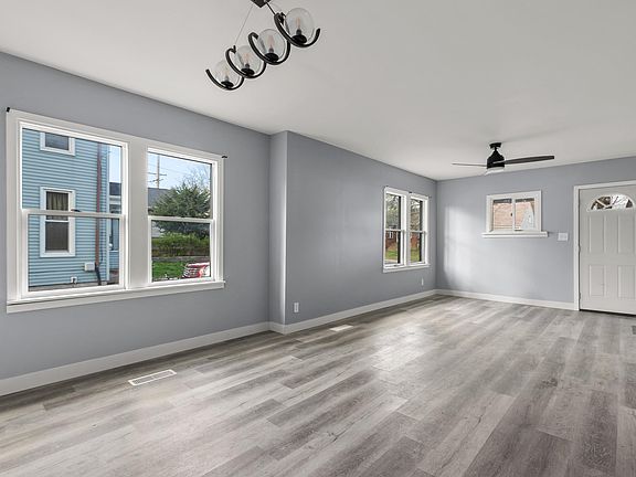4th image of 2811 N Wisconsin Ave
