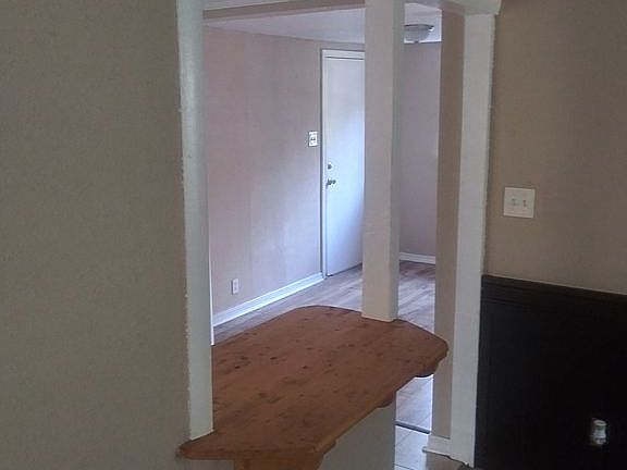 4th image of 671 Sloan Cir
