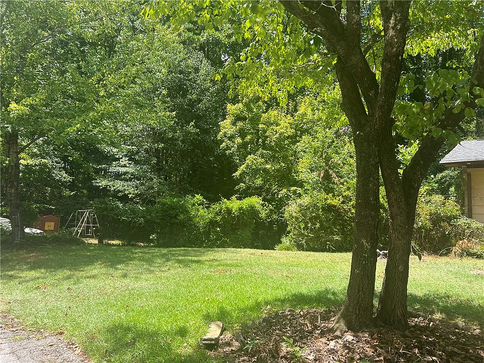2nd image of 1037 S Greenwich Dr