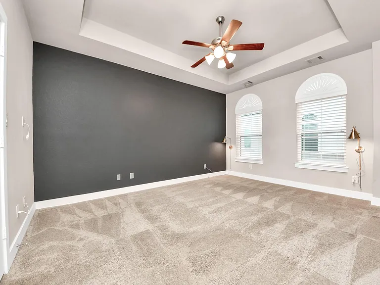 2704 Freund St — Photo 27