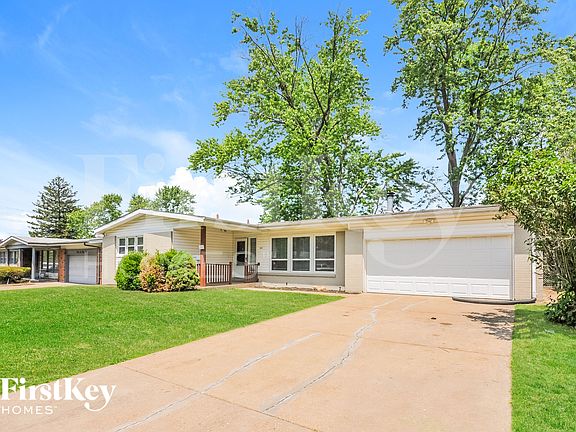 2nd image of 3245 Santiago Dr