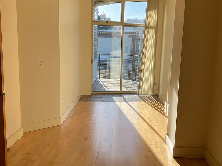 1630 California Street — Photo 13