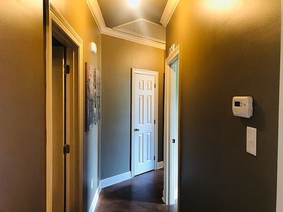2nd image of 1417 Lake Dr