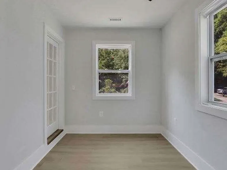 1435 Richland Rd SW — Photo 4