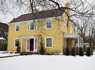 184 N Quaker Ln, West Hartford, CT 06119