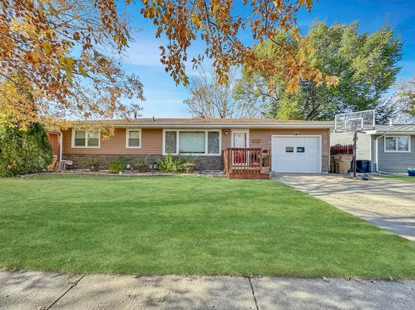 2605 5th St NW, Minot, ND 58703