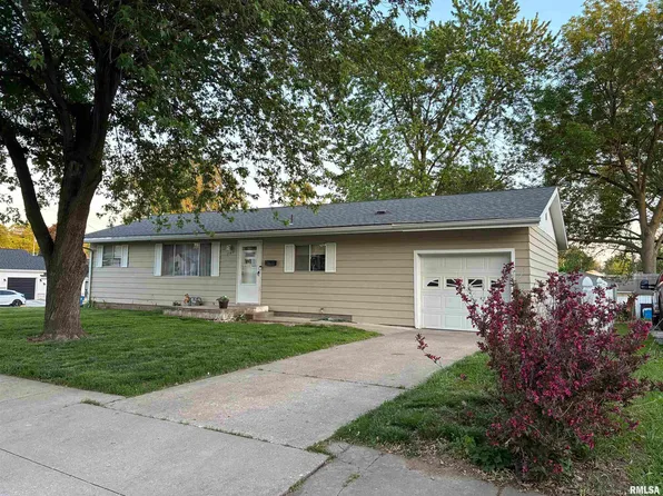 1744 Jackson St, Quincy, IL 62301