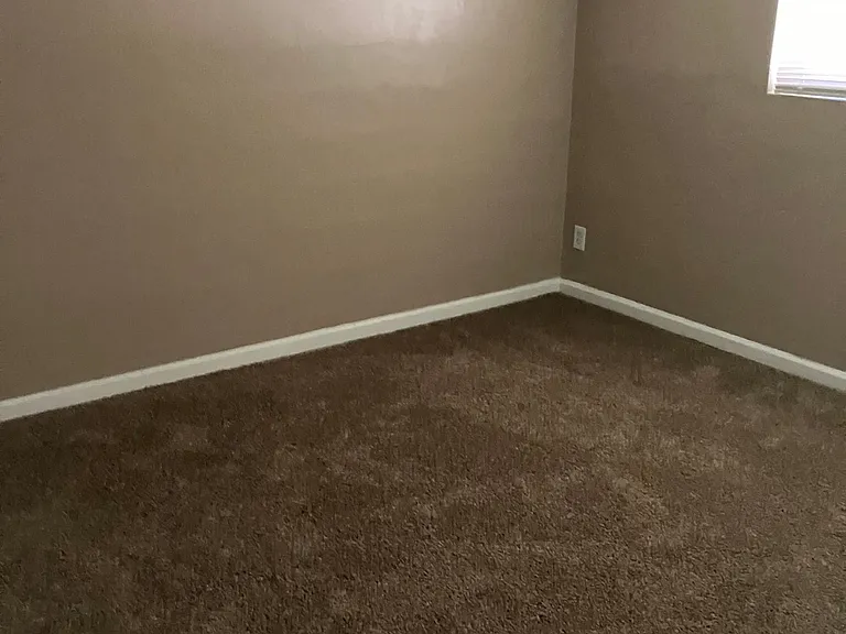 River Pointe Apartments — Photo 14
