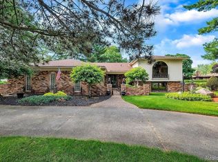 12015 Congress Dr, Shelby Township, MI
